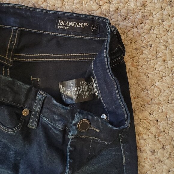 SOLD! BLANK NYC Skinny Jeans SprayOn 2/26 - Picture 6 of 9